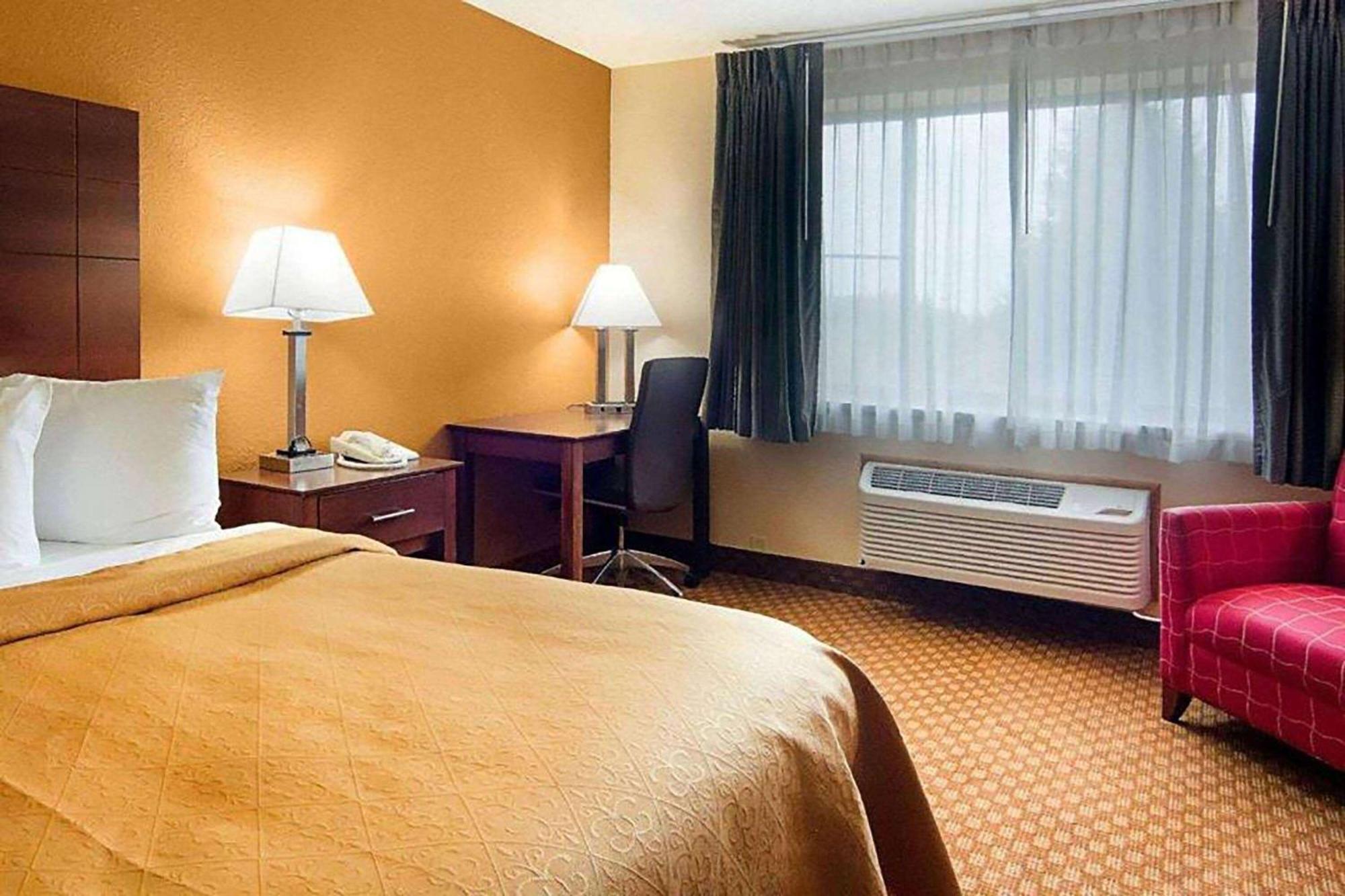 Super 8 By Wyndham Racine 2*
